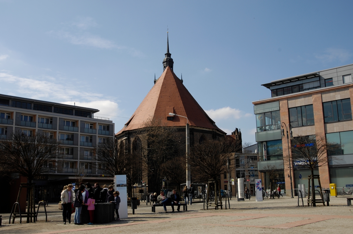 Brandenburg (Stadt), alt und neu am Markt